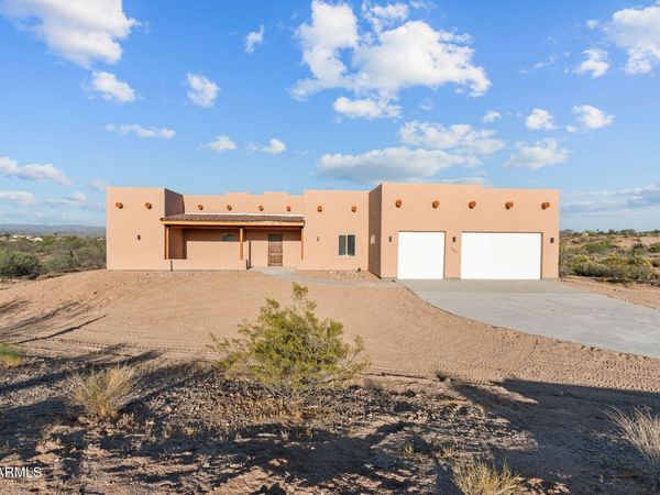 285 Ironwood Place, Wickenburg, AZ 85390