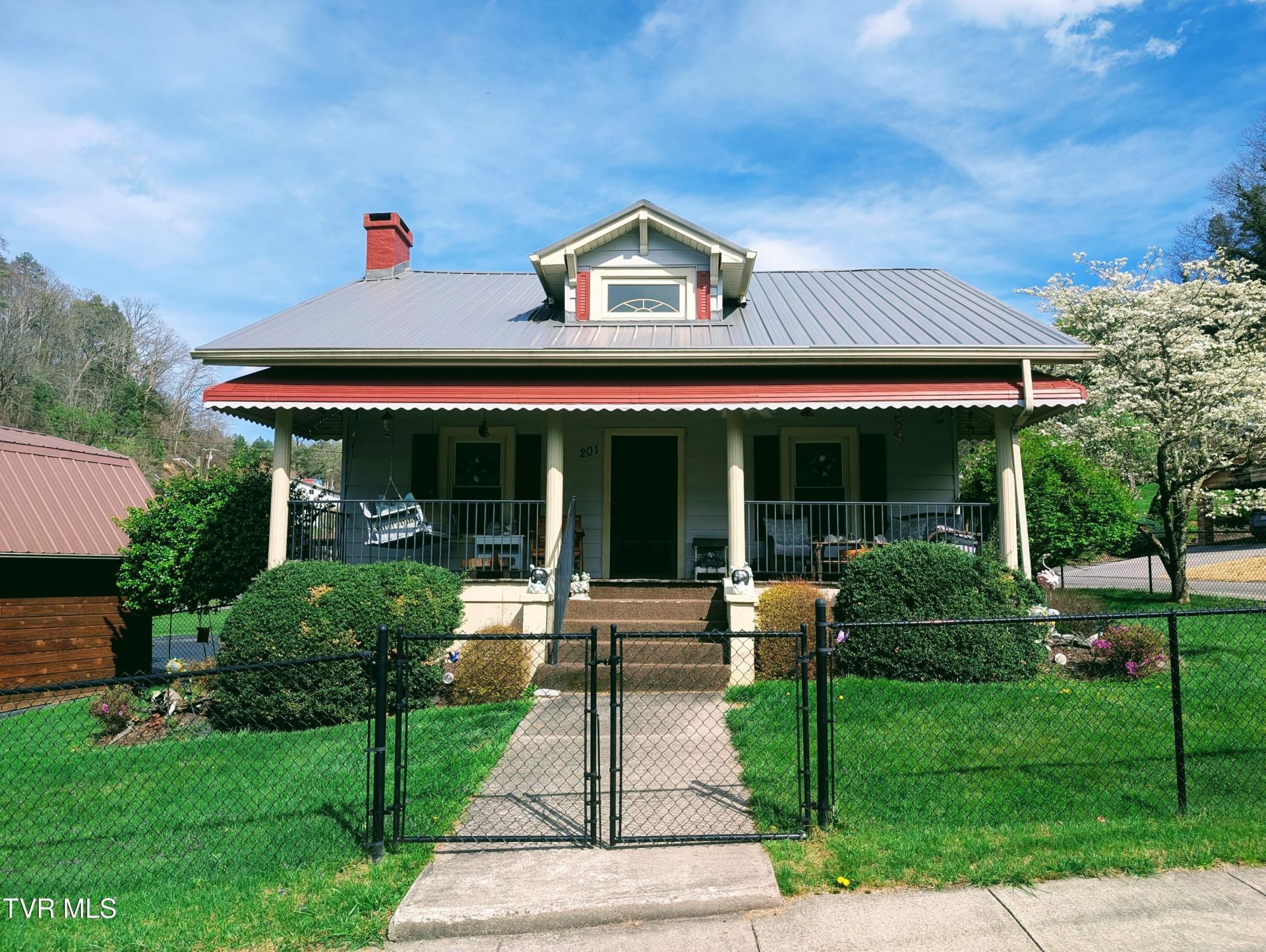 201 Ida Lane, Clintwood, VA 24228 Main Photo