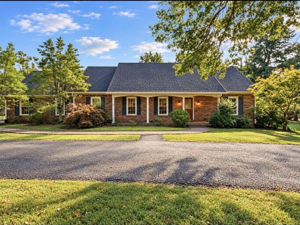 518 Drakesborough Drive, Bowling Green, KY 42103