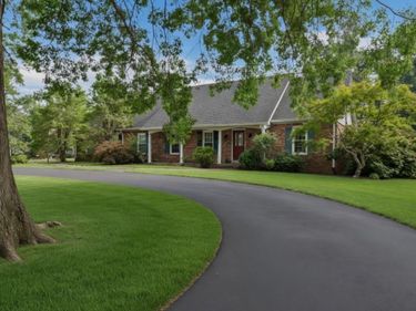 518 Drakesborough Drive, Bowling Green, KY 42103