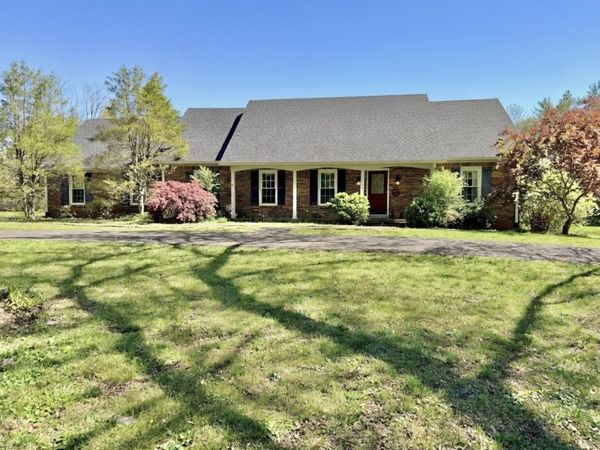 518 Drakesborough Drive , Bowling Green, KY 42103