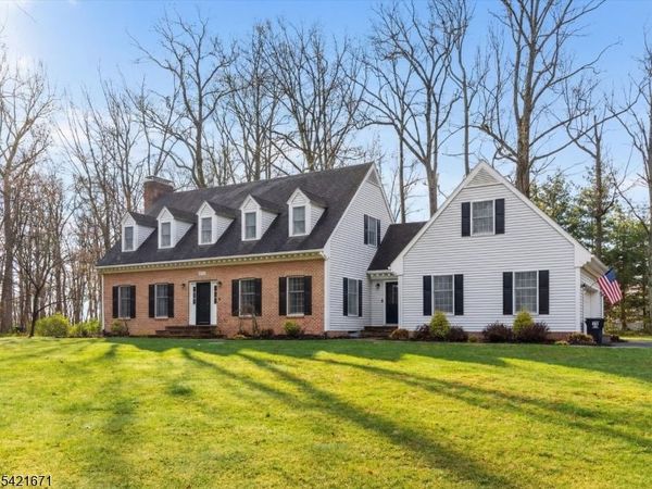 321 Bellis Rd, Holland, NJ 08804