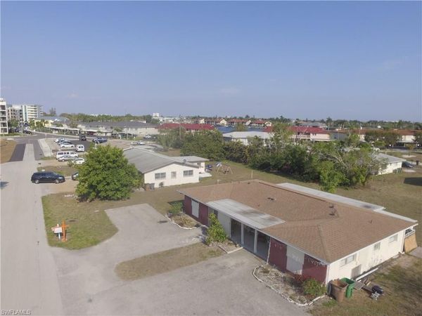 326 Palmetto DR, CAPE CORAL, FL 33904
