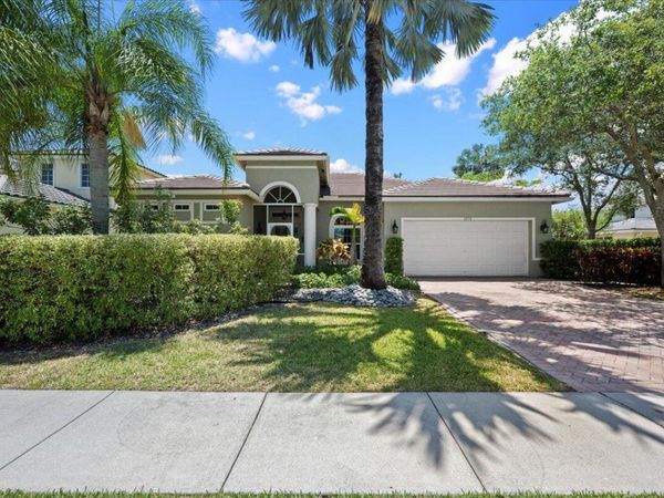 1575 Newhaven Point Lane, West Palm Beach, FL 33411