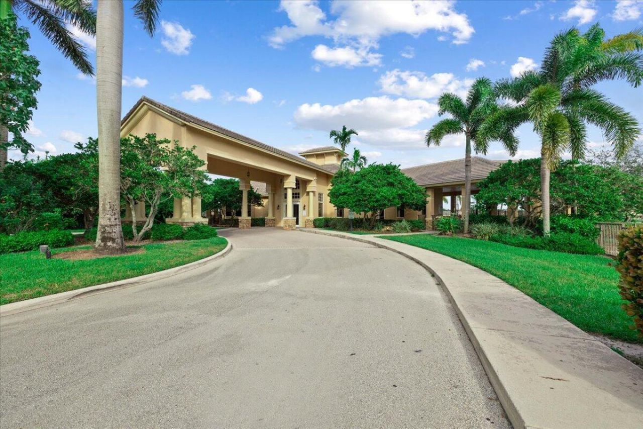 1575 Newhaven Point Lane, West Palm Beach, FL 33411 Photo