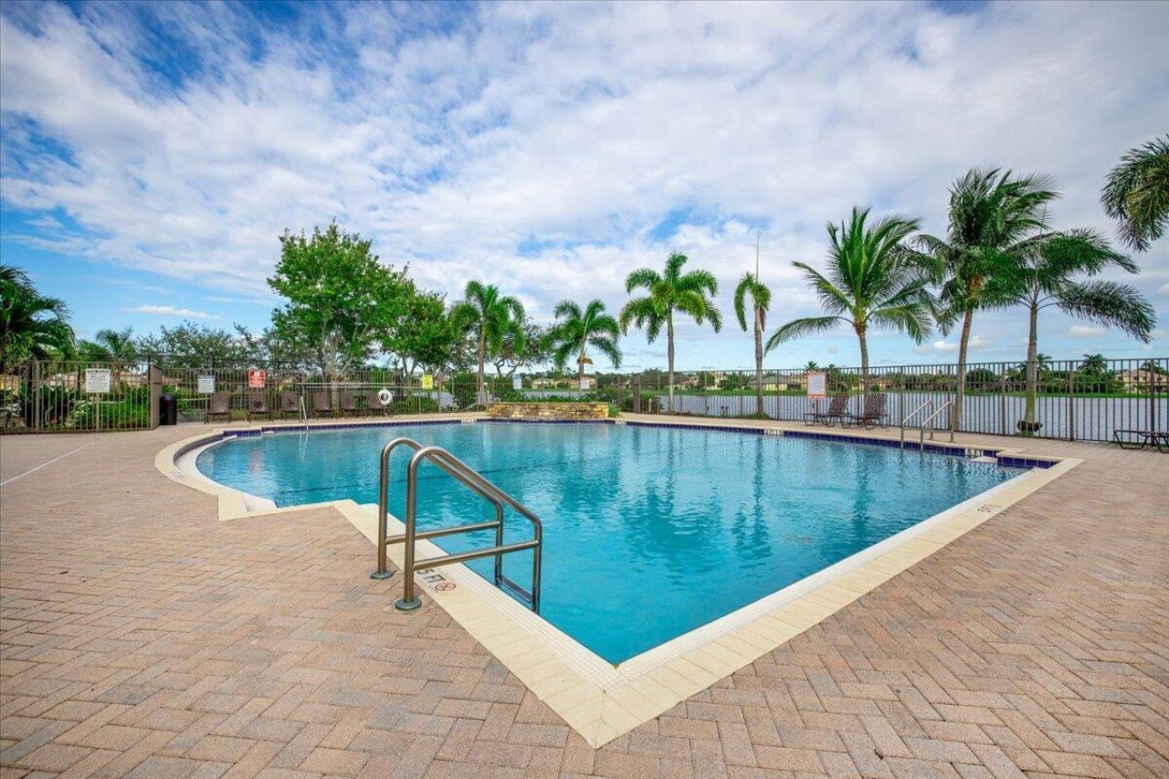 1575 Newhaven Point Lane, West Palm Beach, FL 33411 Photo