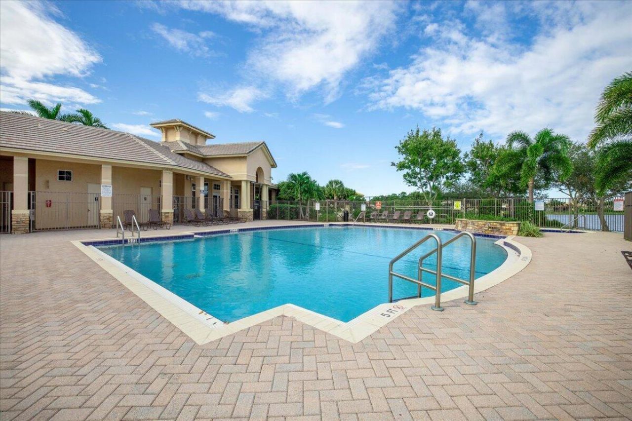 1575 Newhaven Point Lane, West Palm Beach, FL 33411 Photo