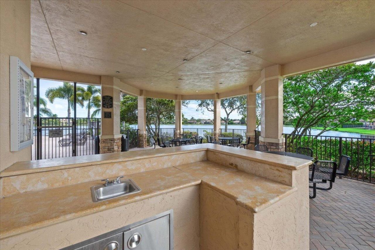 1575 Newhaven Point Lane, West Palm Beach, FL 33411 Photo