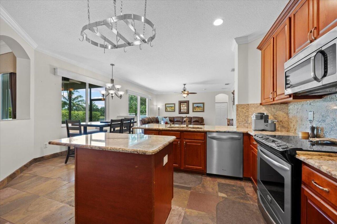 1575 Newhaven Point Lane, West Palm Beach, FL 33411 Photo