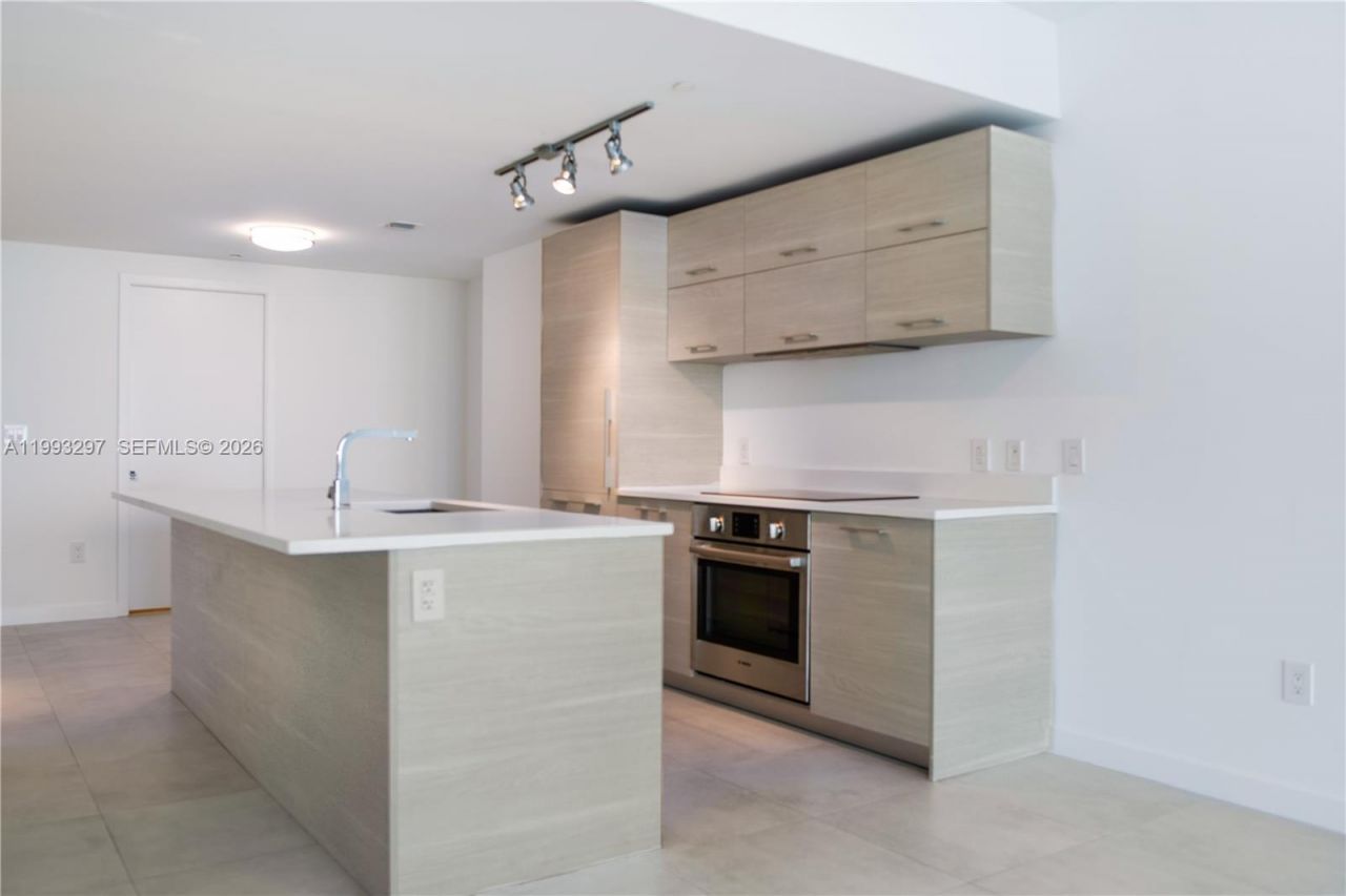 650 NE 32nd St, Unit 2104, Miami, FL 33137 Photo