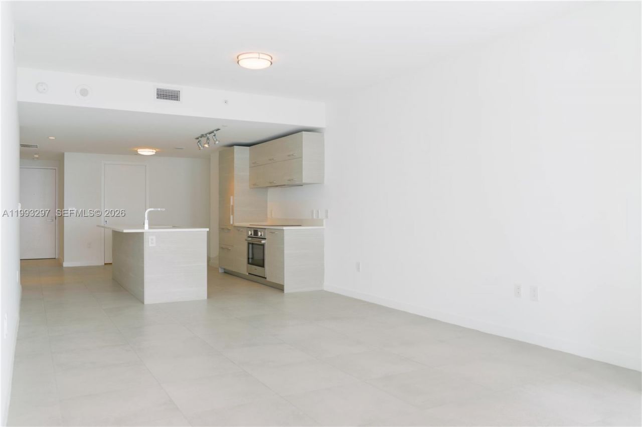 650 NE 32nd St, Unit 2104, Miami, FL 33137 Photo