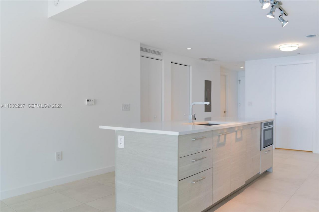 650 NE 32nd St, Unit 2104, Miami, FL 33137 Photo