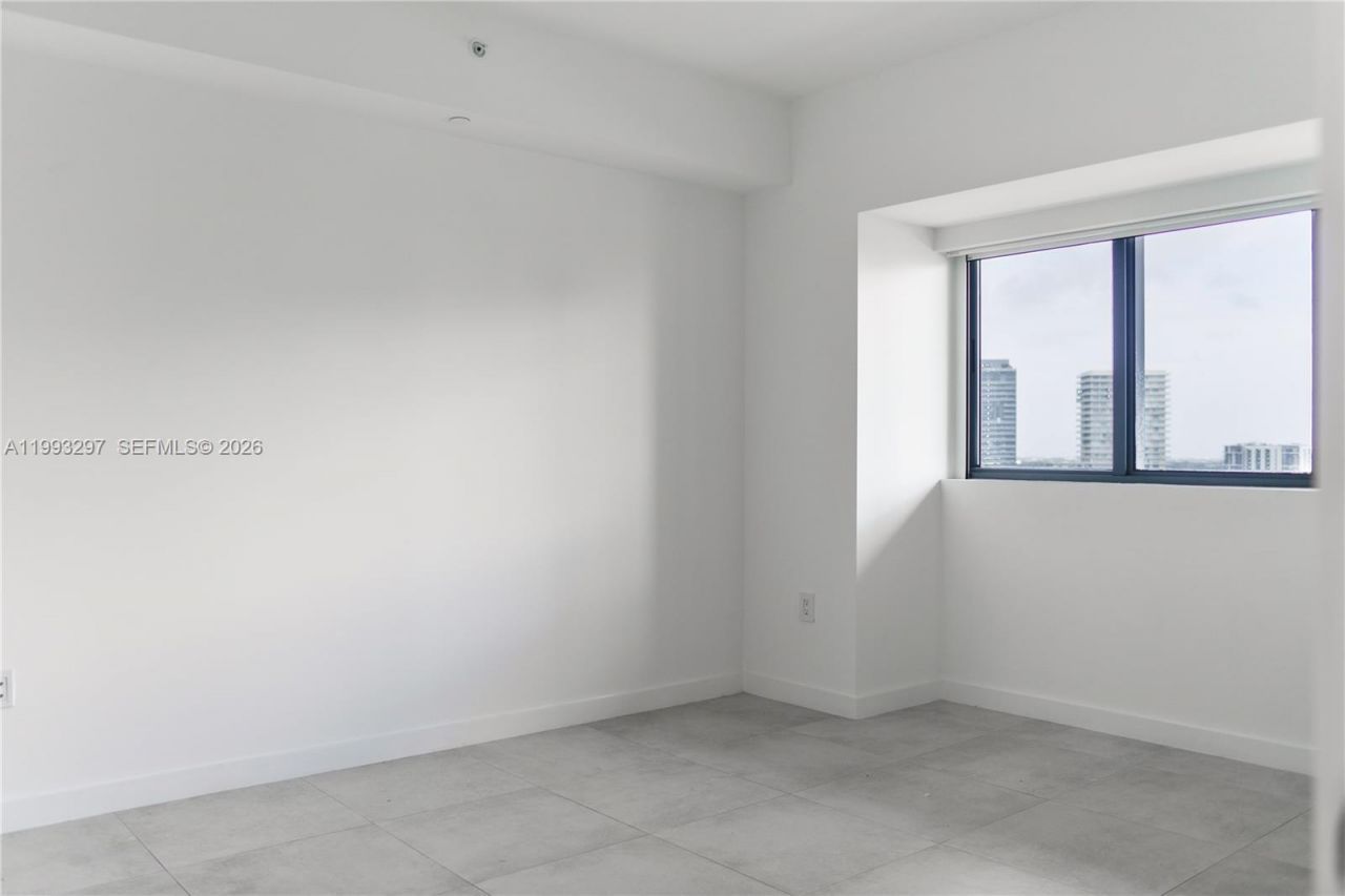 650 NE 32nd St, Unit 2104, Miami, FL 33137 Photo