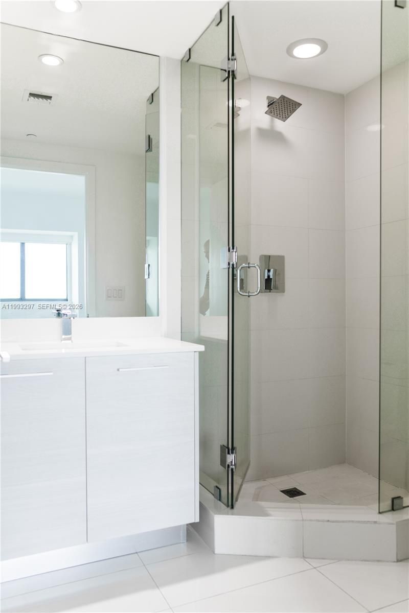 650 NE 32nd St, Unit 2104, Miami, FL 33137 Photo