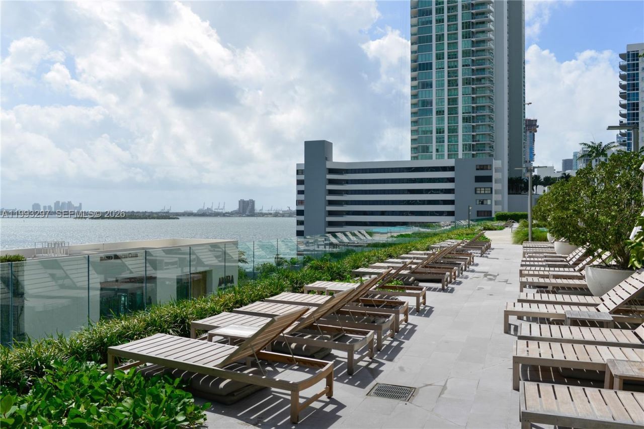 650 NE 32nd St, Unit 2104, Miami, FL 33137 Photo