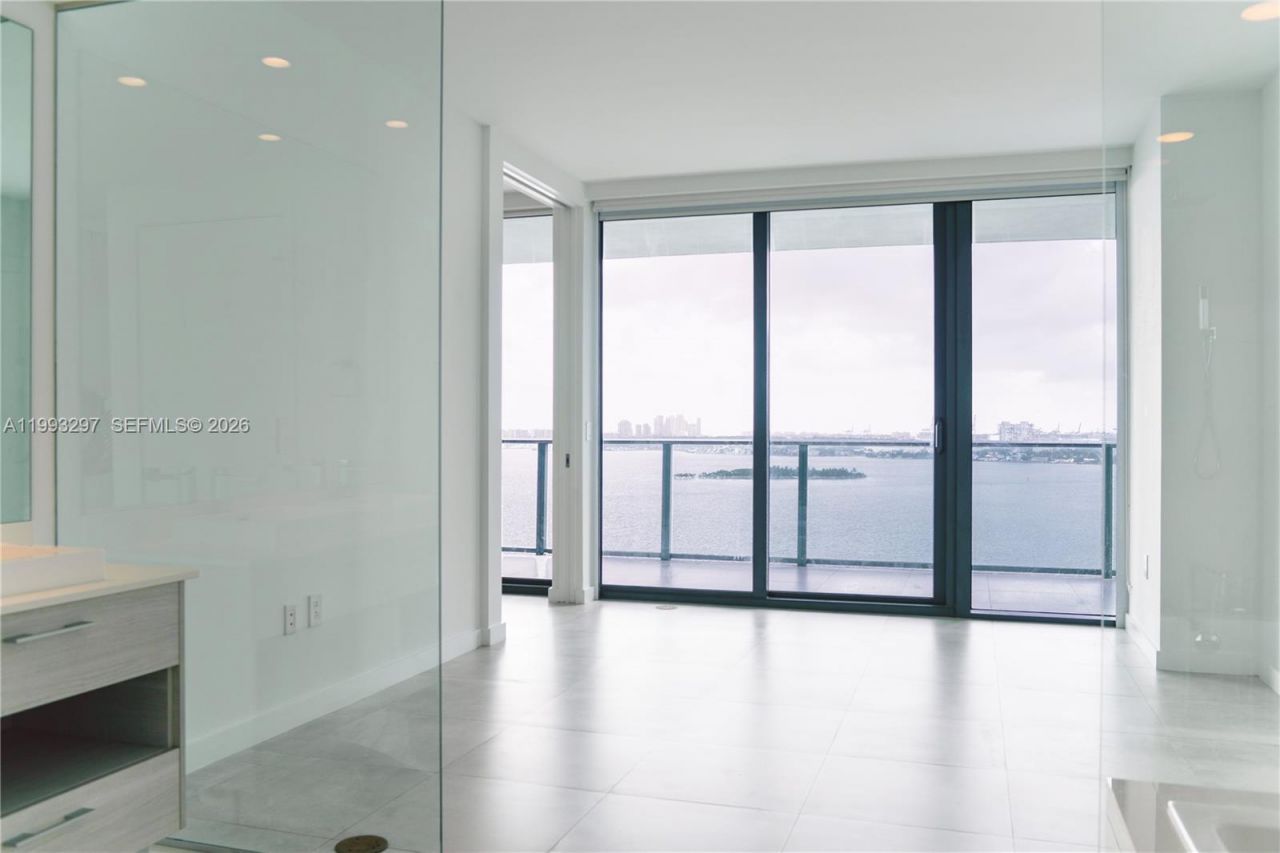 650 NE 32nd St, Unit 2104, Miami, FL 33137 Photo