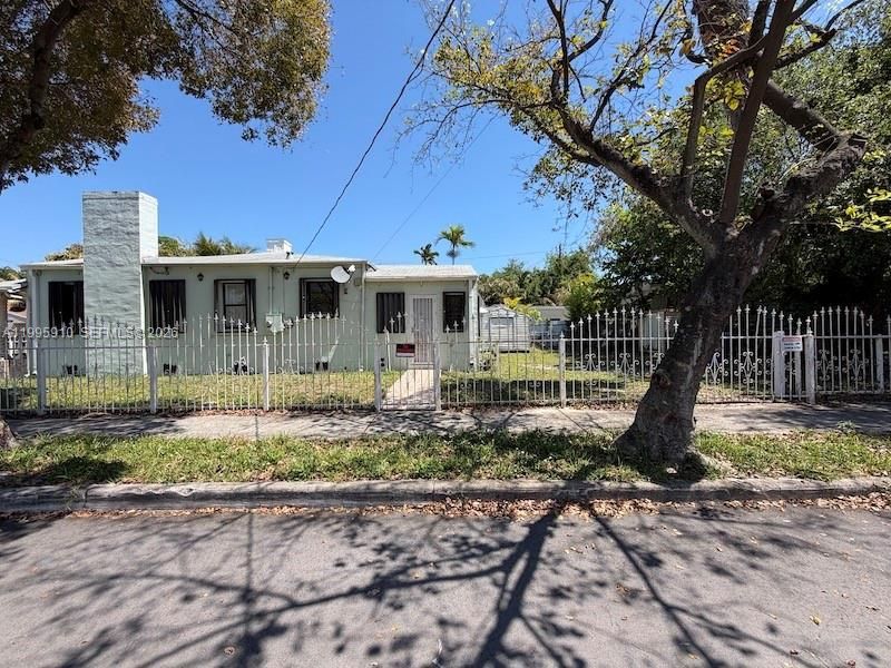 446 NW 45th St, Miami, FL 33127 Photo