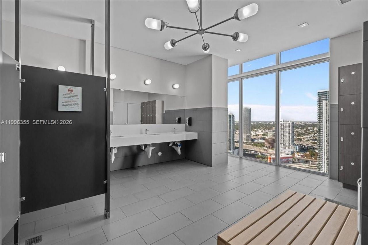 151 SE 1st St, Unit 3107, Miami, FL 33131 Photo