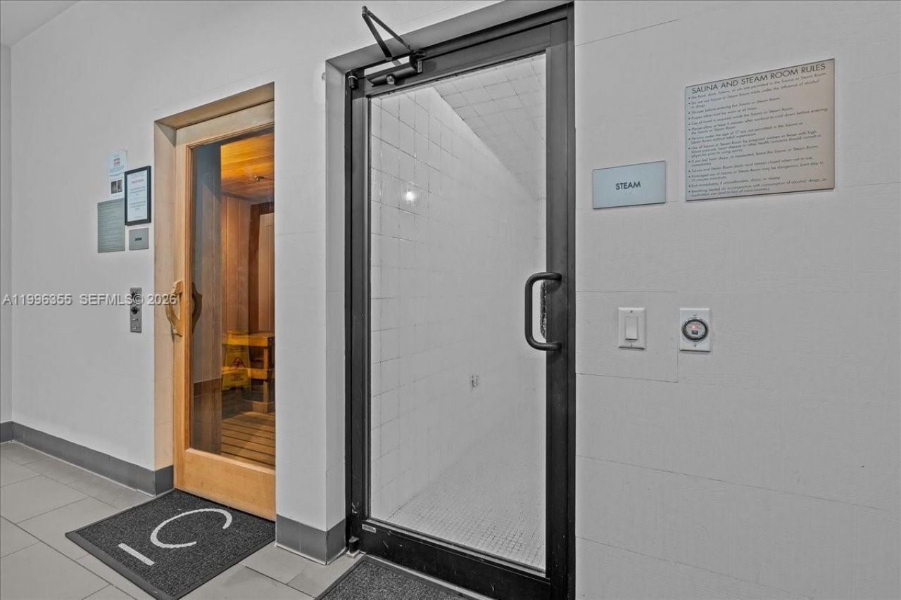 151 SE 1st St, Unit 3107, Miami, FL 33131 Photo