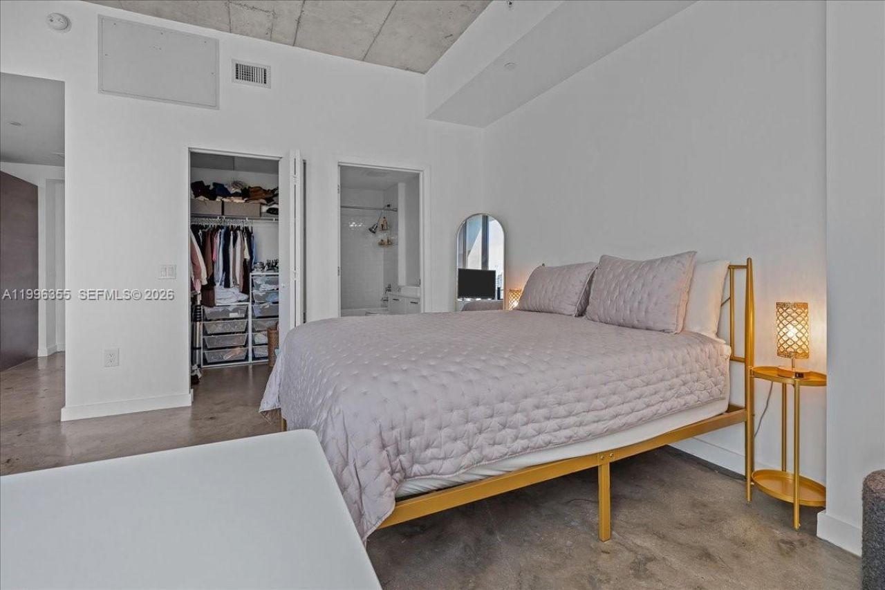 151 SE 1st St, Unit 3107, Miami, FL 33131 Photo