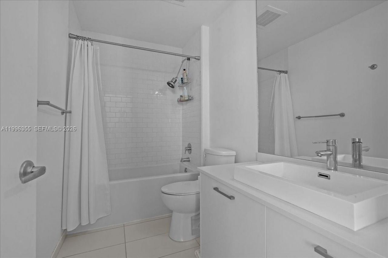 151 SE 1st St, Unit 3107, Miami, FL 33131 Photo