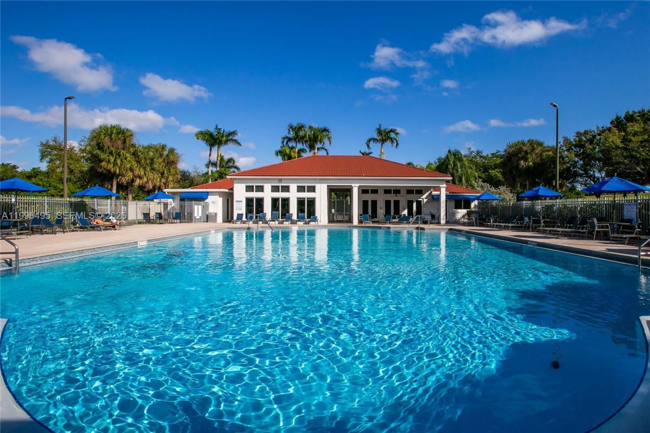 951 Doveplum Ct , Unit 951, Hollywood, FL 33019 Photo