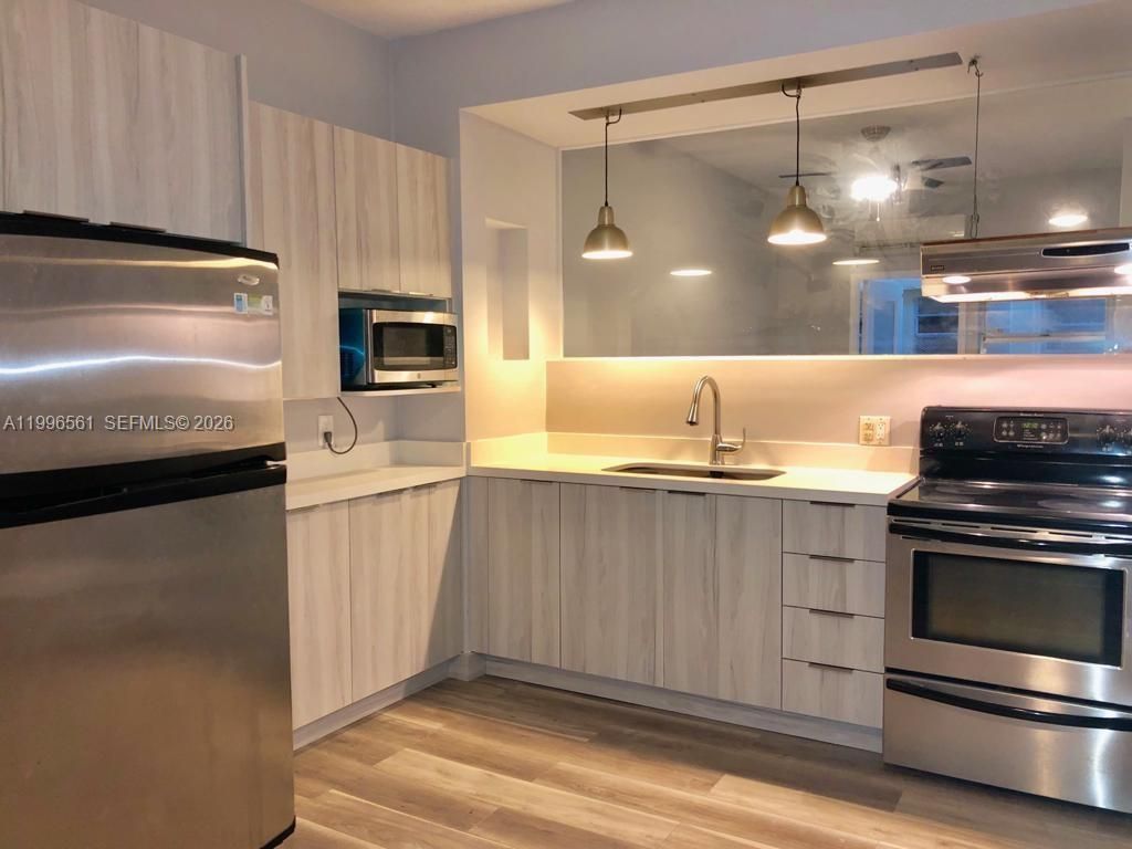 1325 Meridian Ave, Unit 5, Miami Beach, FL 33139 Photo