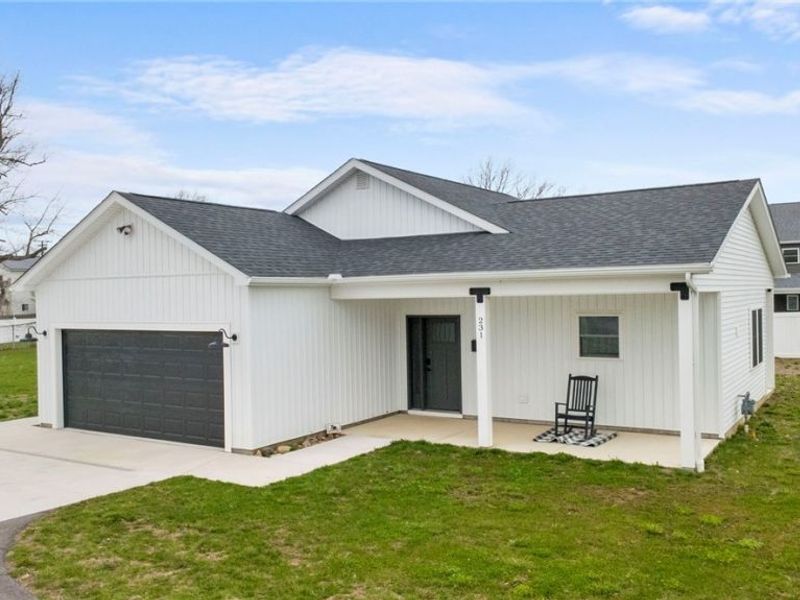 231 Lake Avenue, Ashtabula, OH 44004 Photo 1