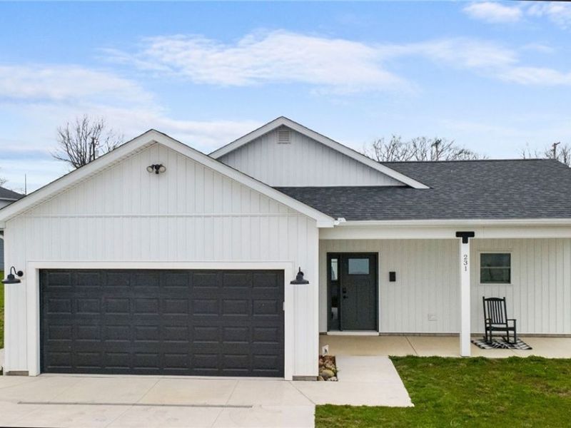 231 Lake Avenue, Ashtabula, OH 44004 Photo 3