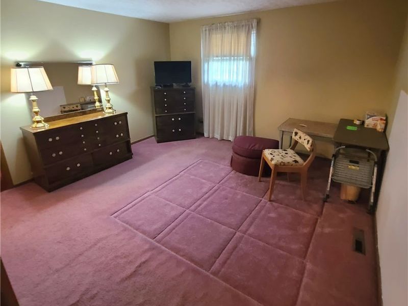 67780 Elizabeth Street, Saint Clairsville, OH 43950 Photo 17