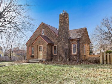 1402 Idaho Avenue W, Falcon Heights, MN 55108