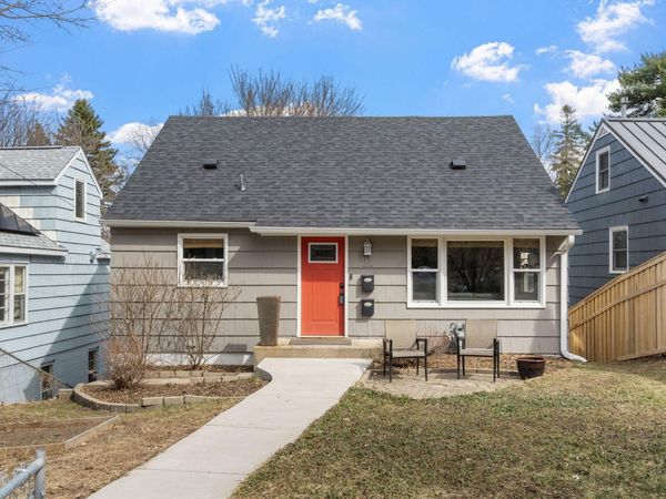 21 Russell Avenue S, Minneapolis, MN 55405