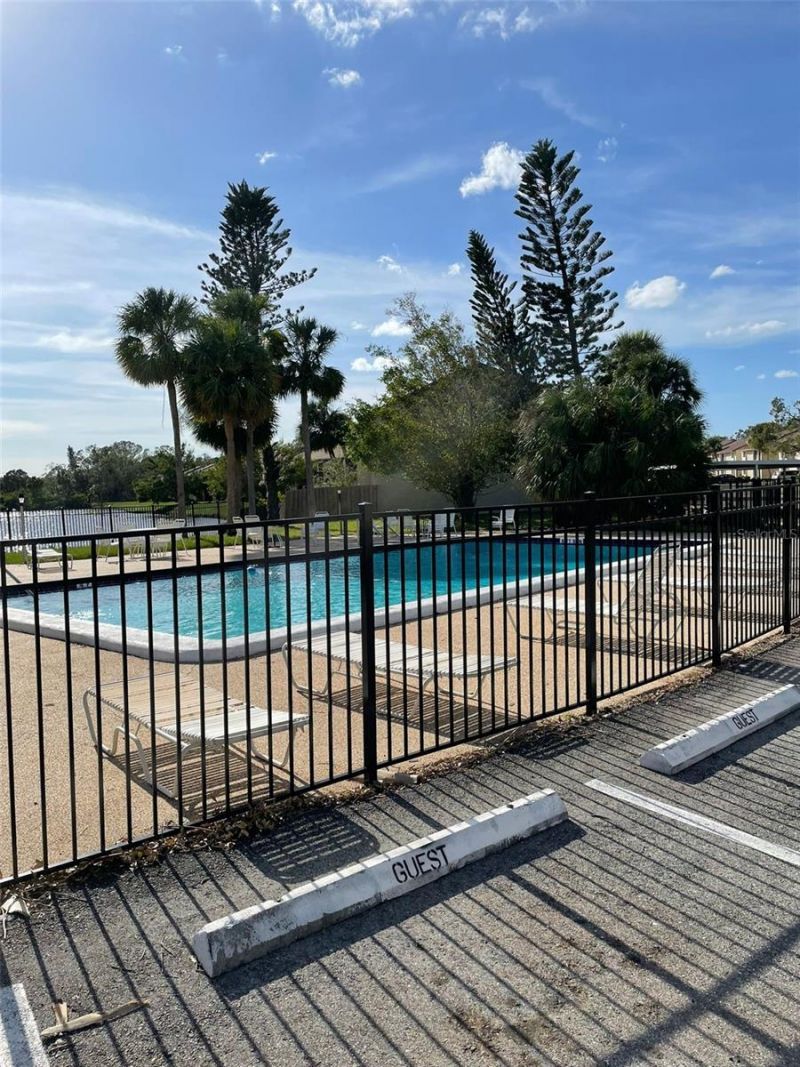 2725 Hidden Lake Boulevard , Unit C, Sarasota, FL 34237 Photo