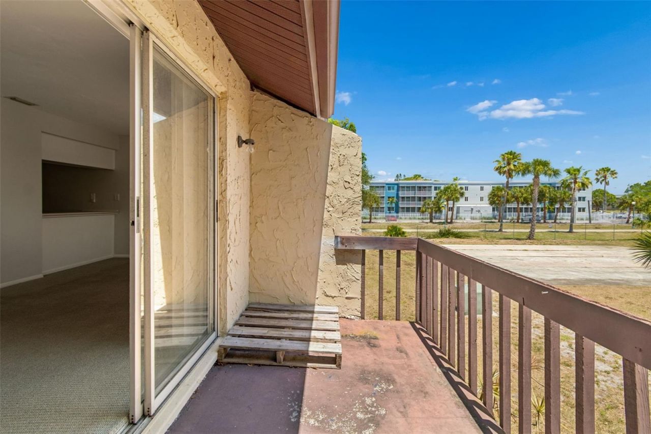 2725 Hidden Lake Boulevard, Unit C, Sarasota, FL 34237 Photo