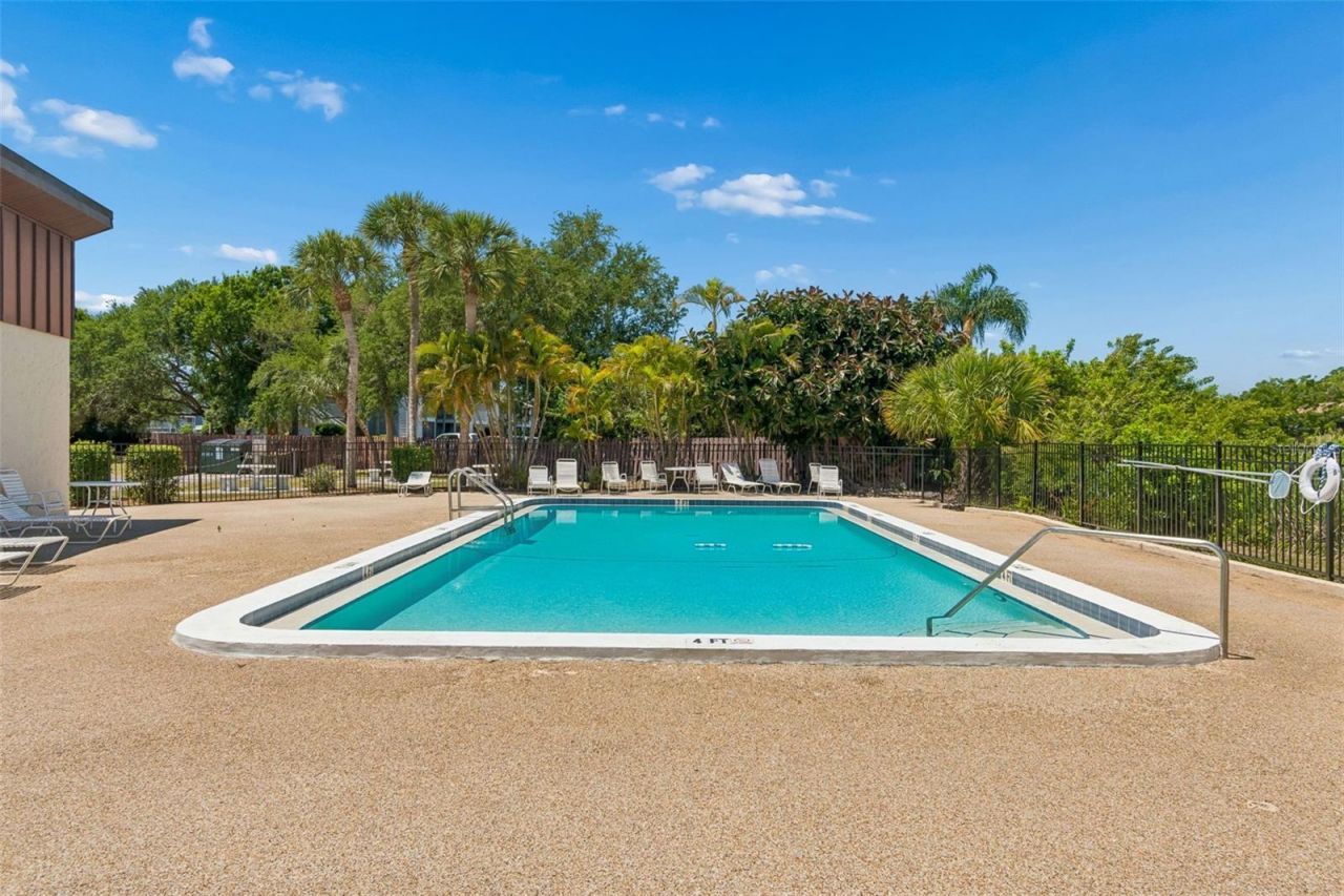 2725 Hidden Lake Boulevard, Unit C, Sarasota, FL 34237 Photo