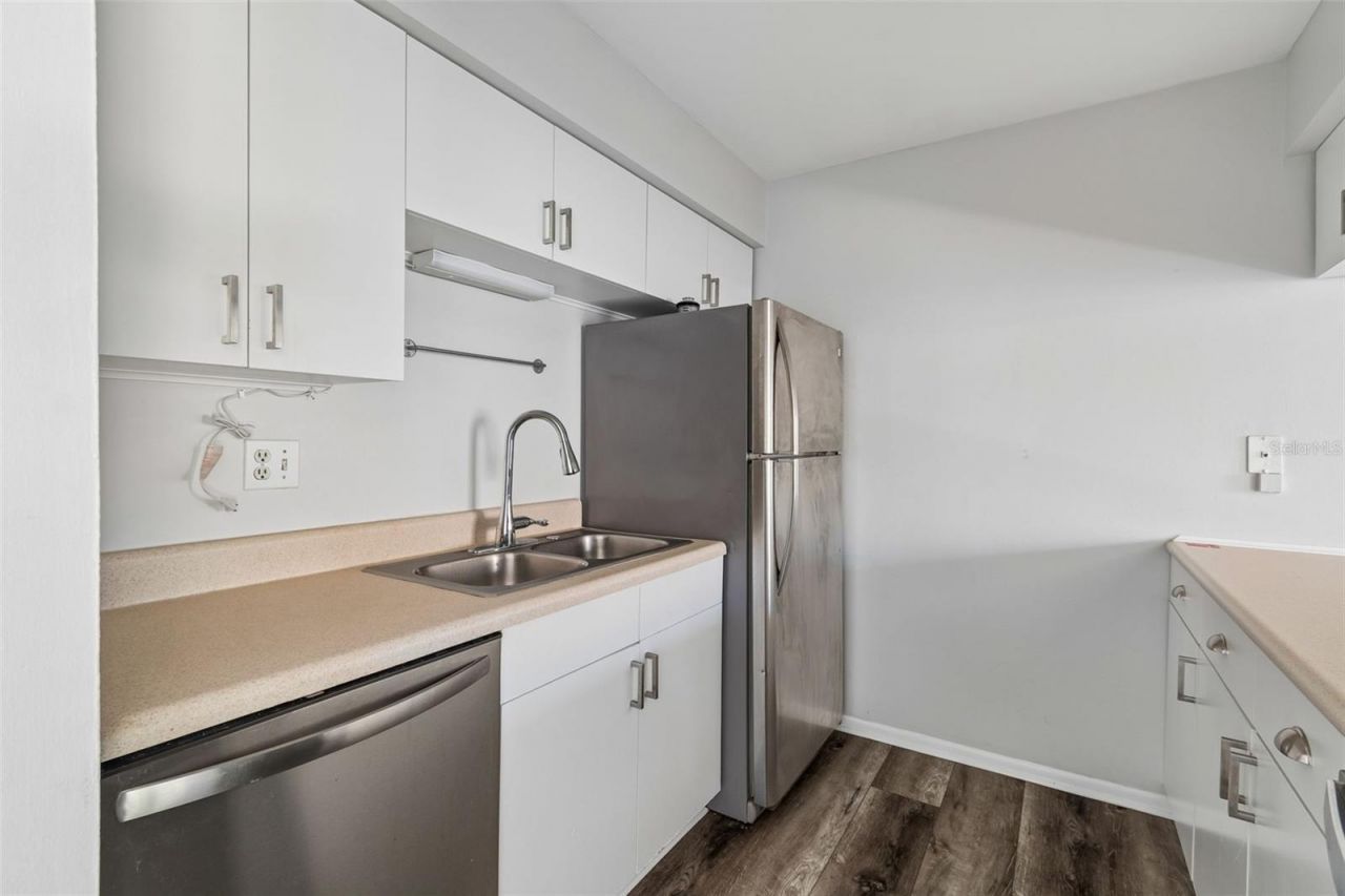 2725 Hidden Lake Boulevard, Unit C, Sarasota, FL 34237 Photo