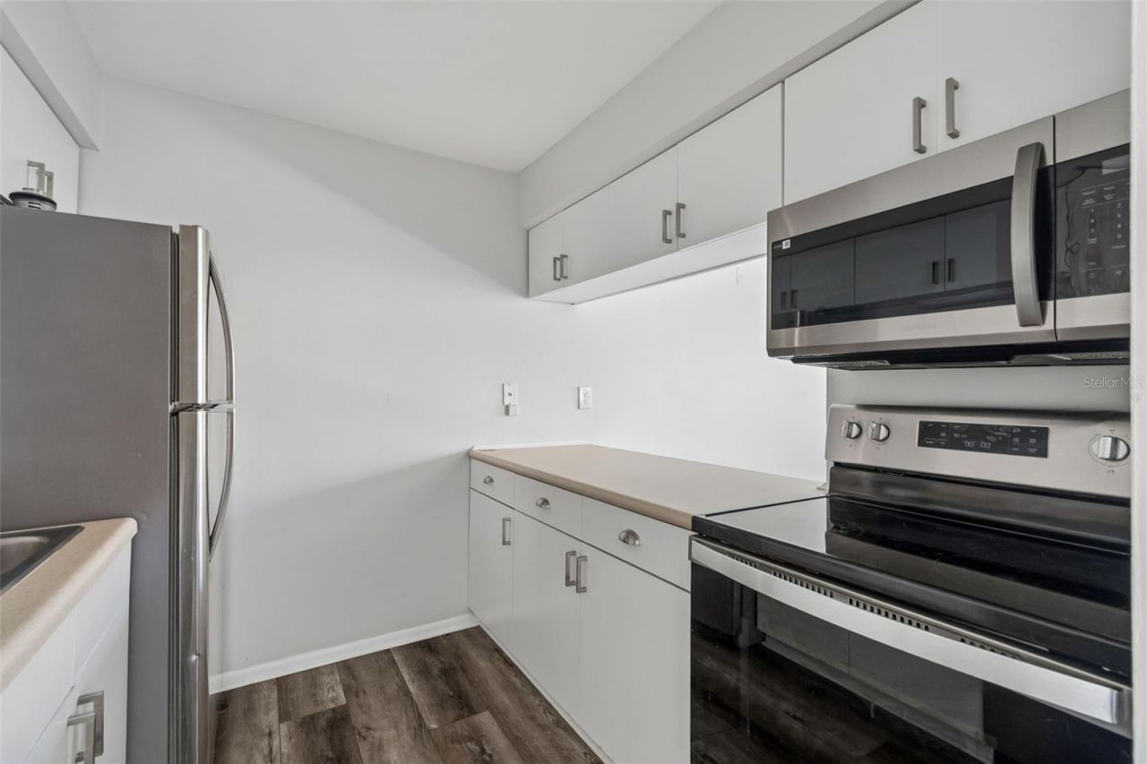 2725 Hidden Lake Boulevard, Unit C, Sarasota, FL 34237 Photo