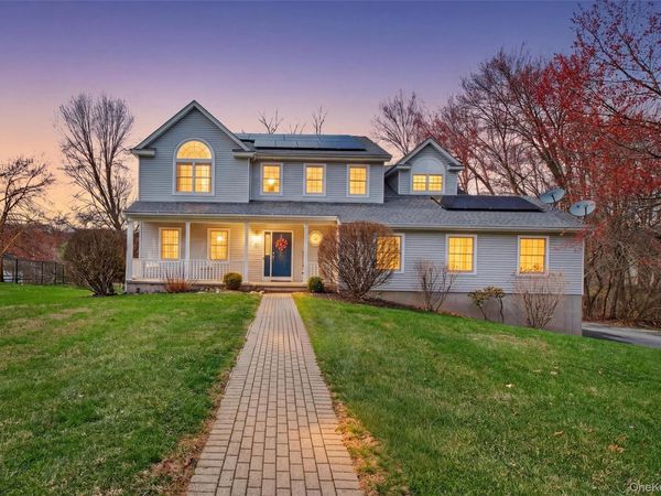 24 Coachlight Drive, Poughkeepsie, NY 12603