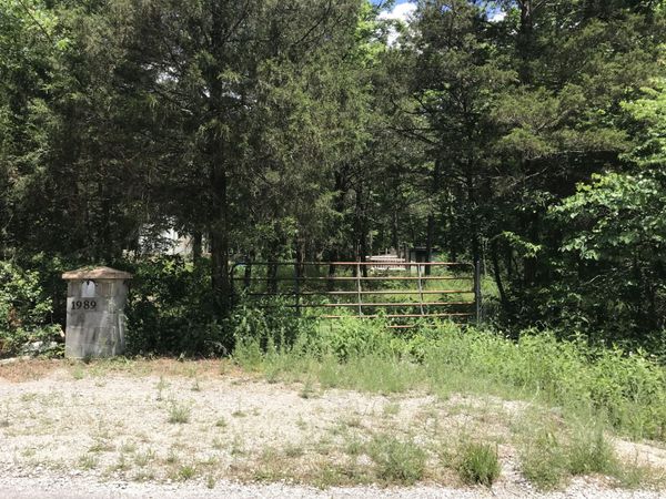 1989 Luther Sharp Rd , Columbia, TN 38401