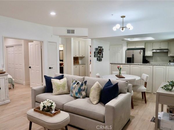 4561 Warner, Unit 101, Huntington Beach, CA 92649