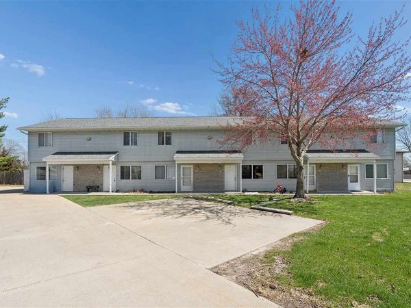 464 N Dubuque St, Unit D, North Liberty, IA 52317