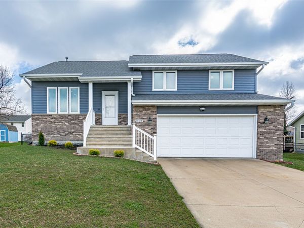 2335 Jomar Court SW, Cedar Rapids, IA 52404