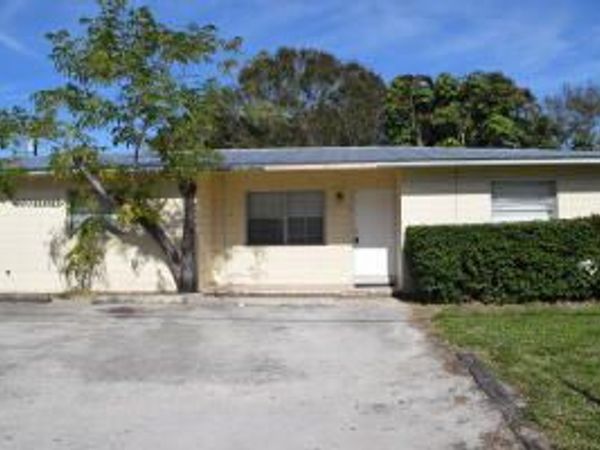 800 Kanner Drive, Fort Pierce, FL 34982