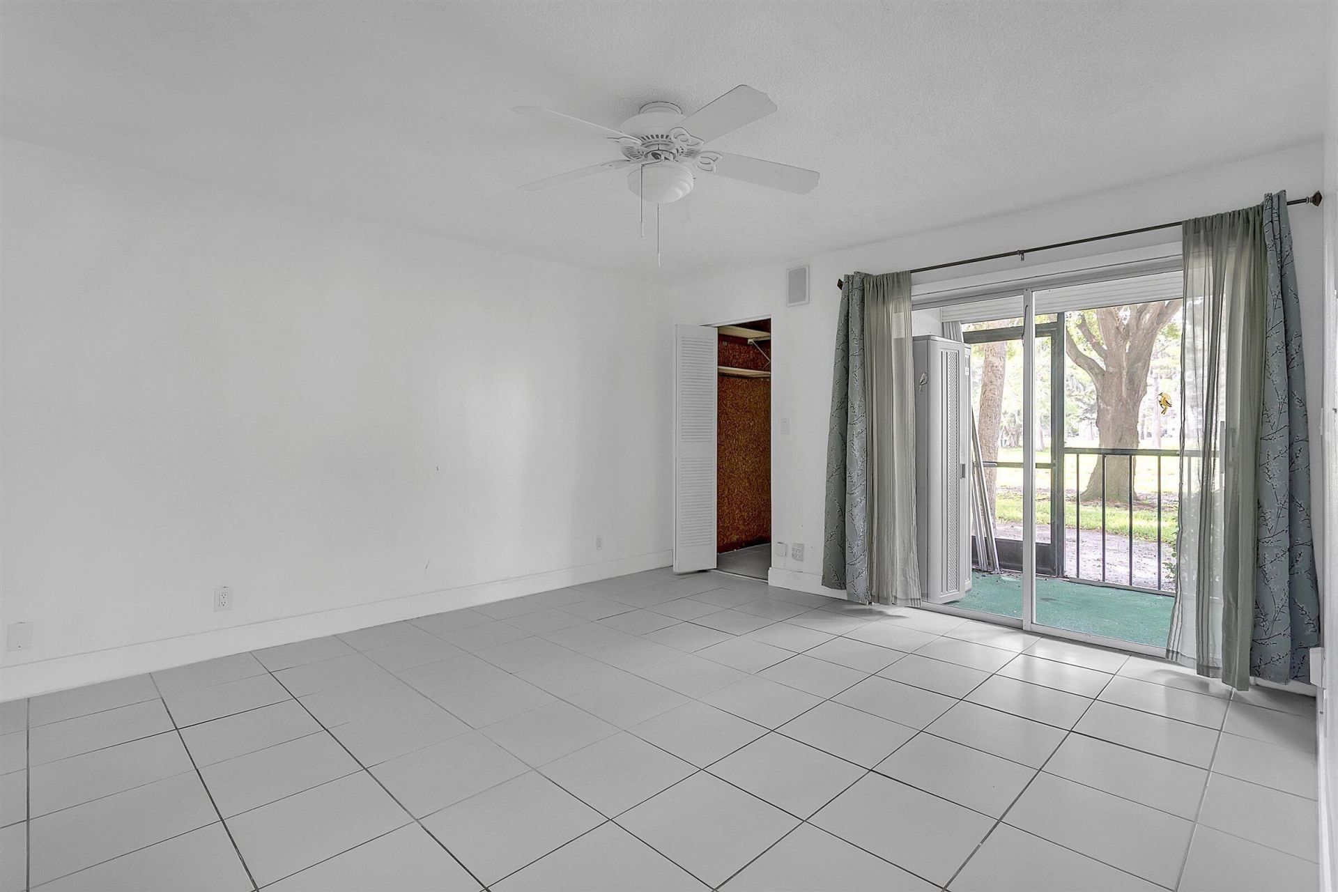 5860 NW 44th Street, Unit 111, Lauderhill, FL 33319 Photo