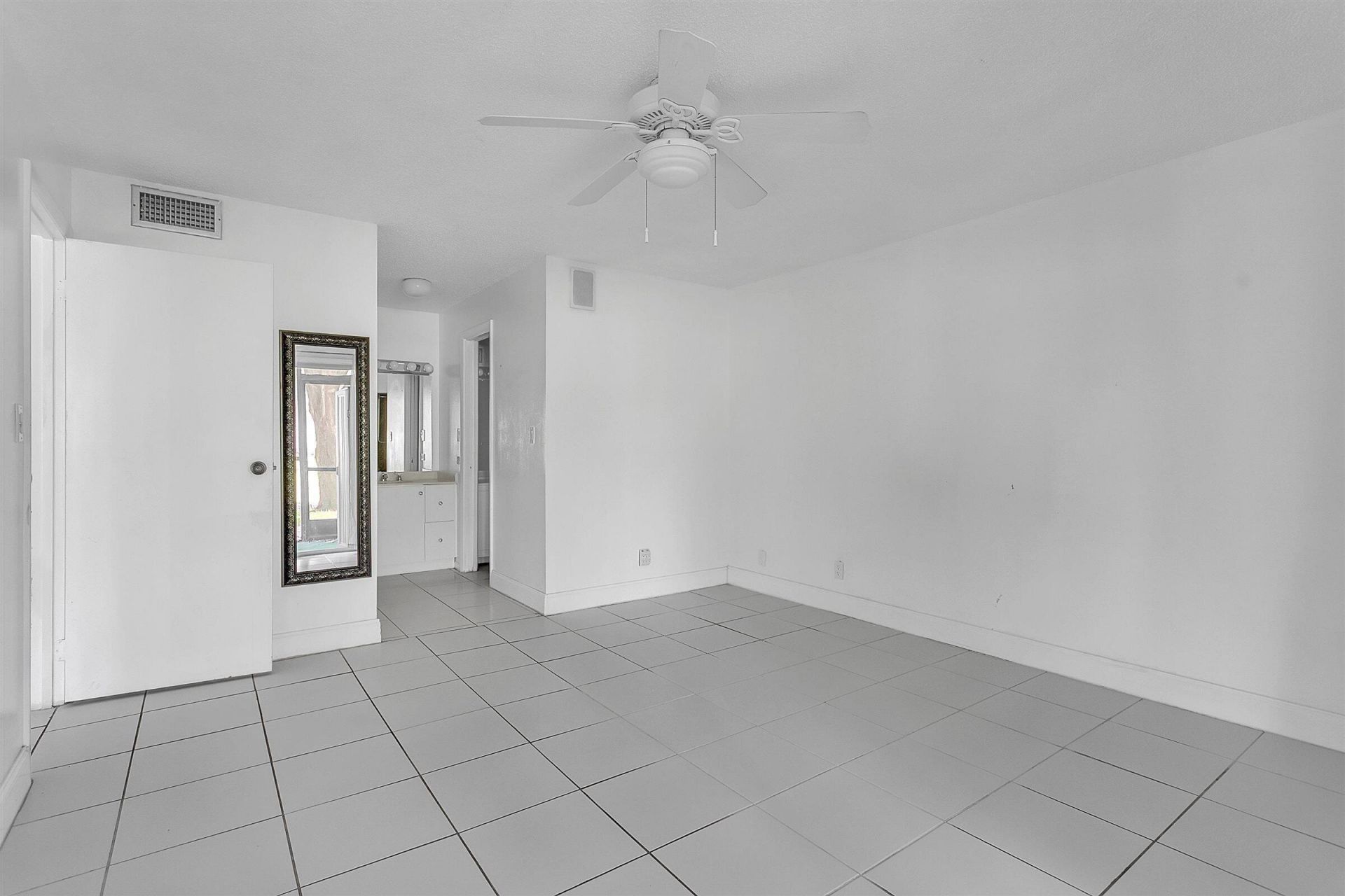 5860 NW 44th Street, Unit 111, Lauderhill, FL 33319 Photo