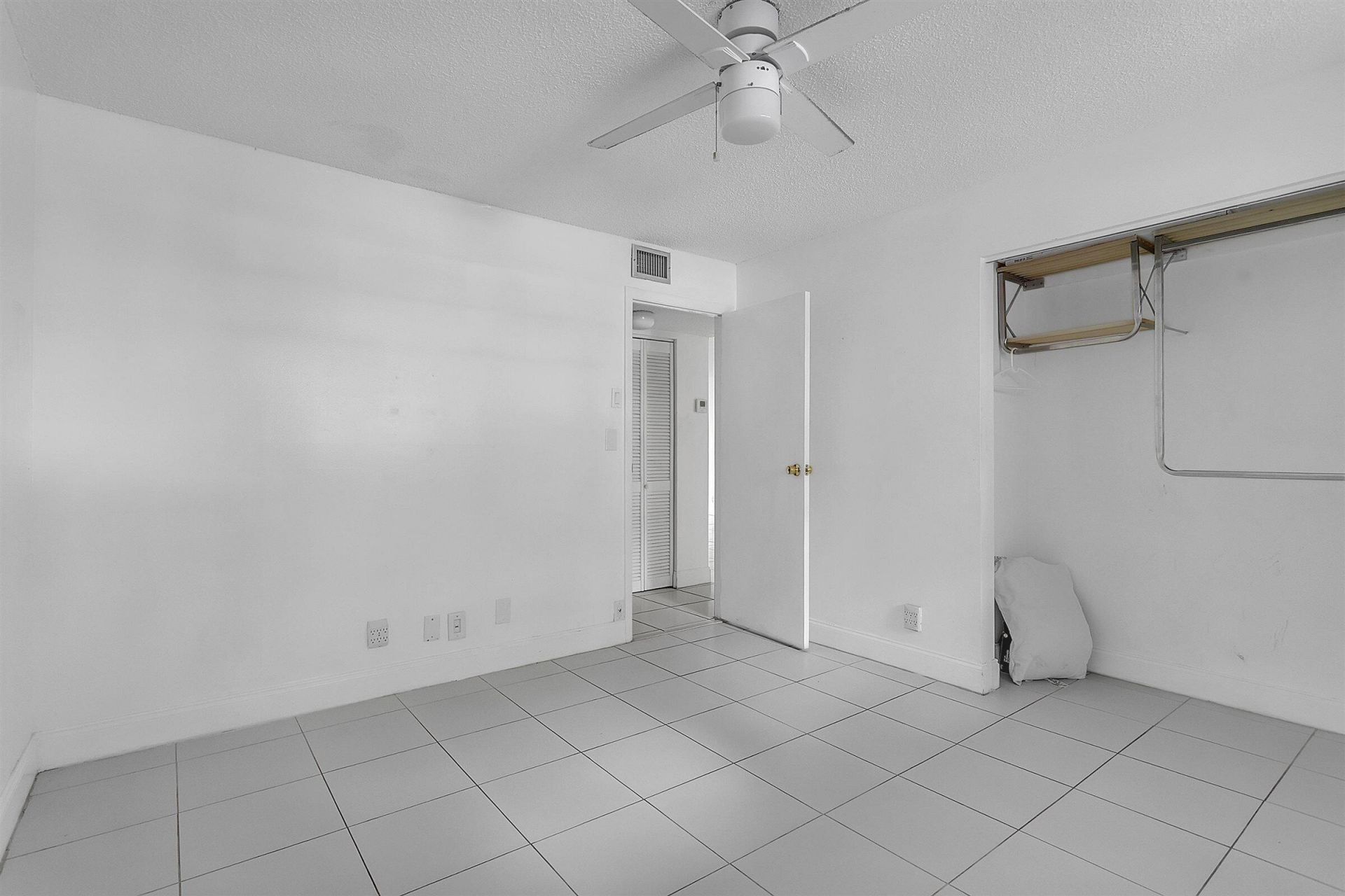 5860 NW 44th Street, Unit 111, Lauderhill, FL 33319 Photo