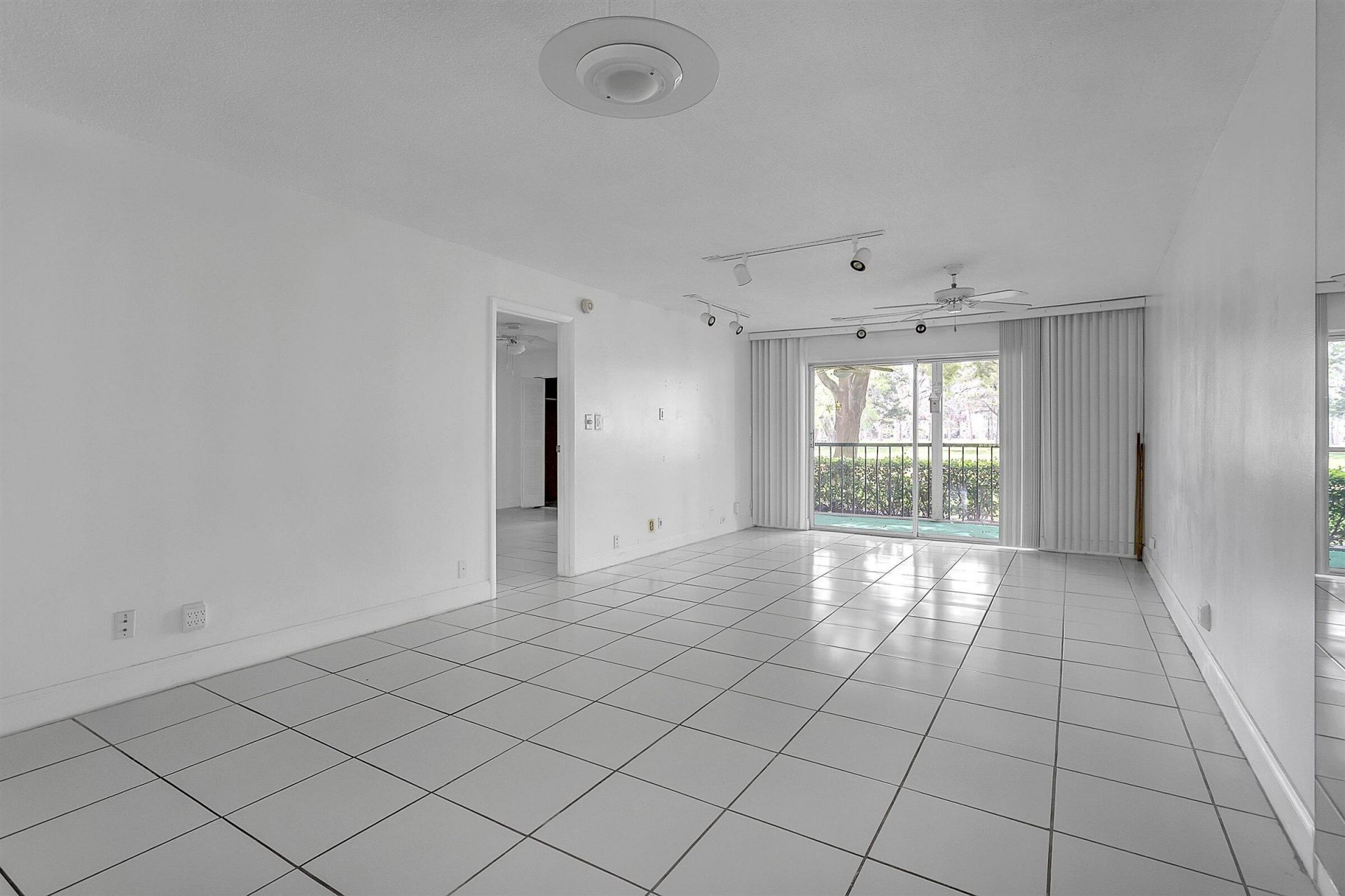 5860 NW 44th Street, Unit 111, Lauderhill, FL 33319 Photo