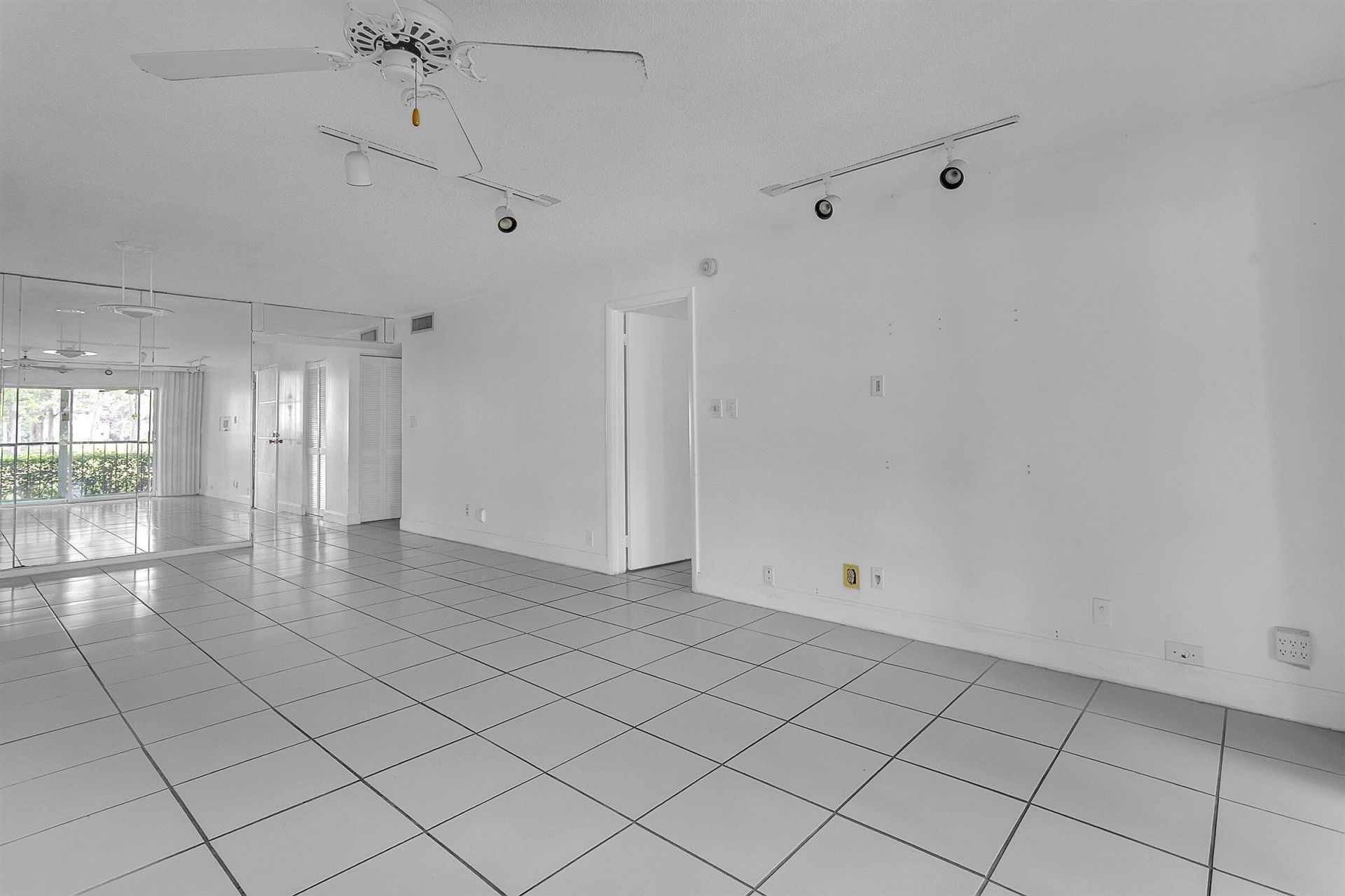 5860 NW 44th Street, Unit 111, Lauderhill, FL 33319 Photo