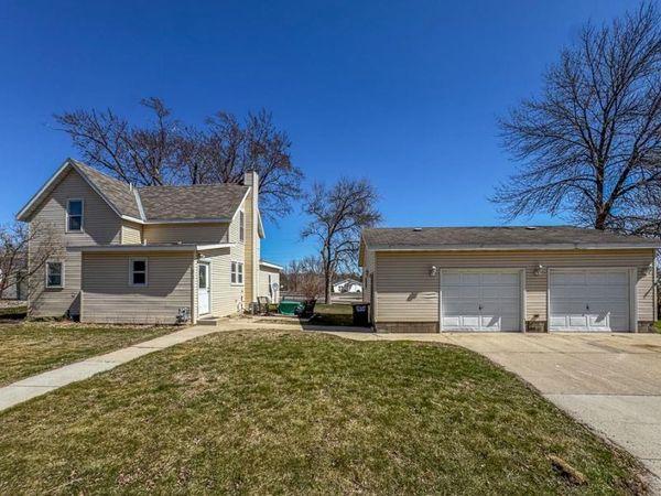 672 S Anna Avenue, Lake Crystal, MN 56055