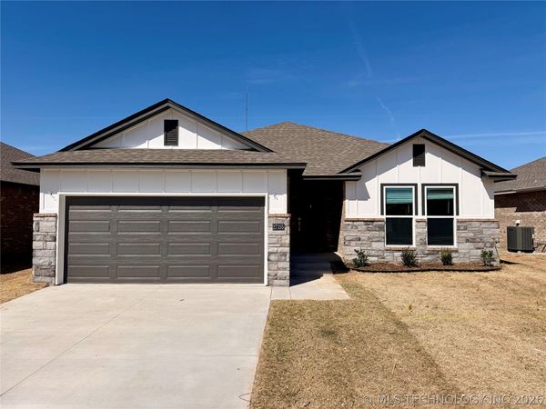 27155 E 109th Street S, Coweta, OK 74429